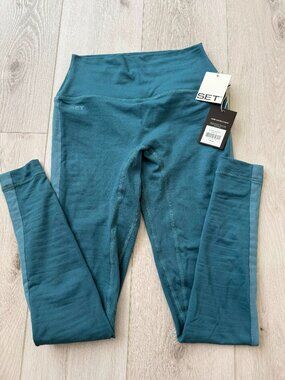 SET Active - Size Small - Formcloud Cloud Line Leggings in Sync